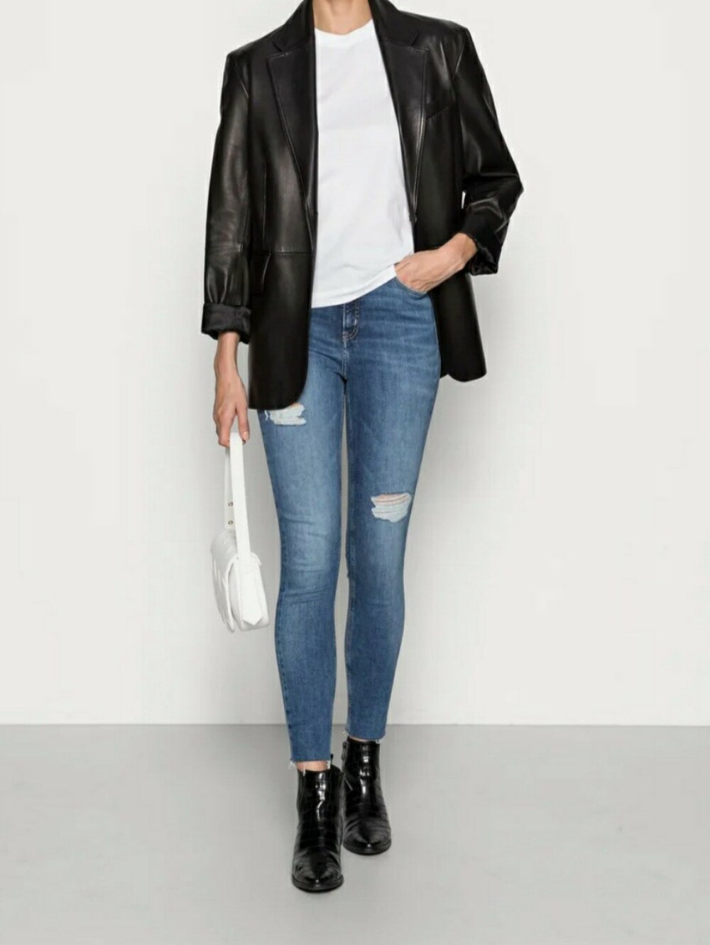 Calvin Klein Distressed Skinny Jeans Size 26